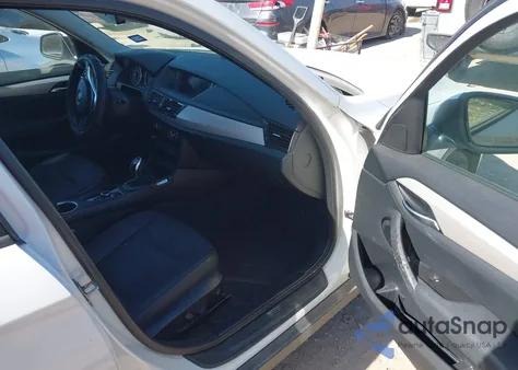 2014 BMW X1 xDrive28I z USA, uszkodzony, nr VIN WBAVL1C55EVY22729